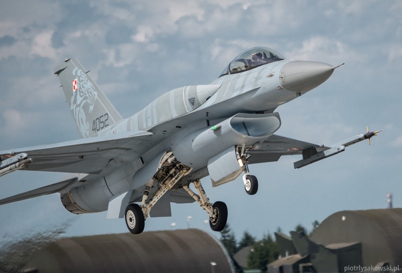 tygrysie F-16 2015 (4) - Piotr Łysakowski