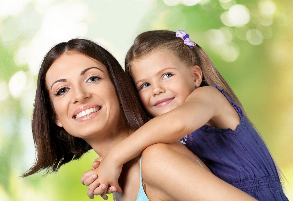 mama z dzieckiem - Fotolia.pl