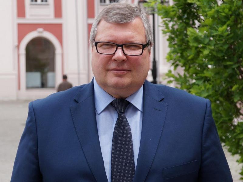 andrzej białas przed urzędem - Urząd Miasta Poznania