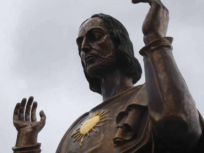 pomnik jezusa dla pomnika - Archidiecezja Poznańska