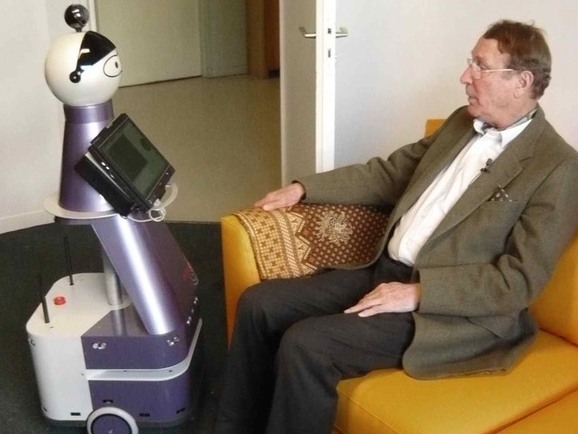 robot asystujący seniorowi - Kompaï @ Broca
