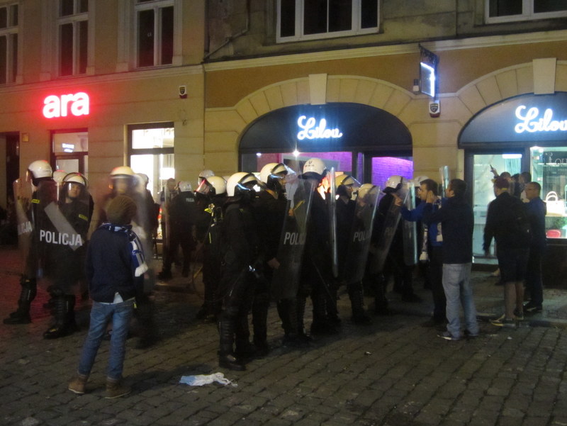 nocne zamieszki po zwycięstwie - Maciej Kluczka