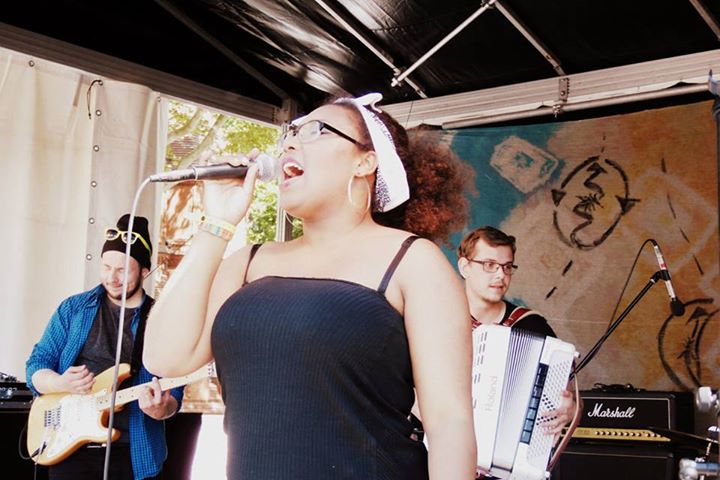 Mademoiselle Carmel - Mademoiselle Carmel 