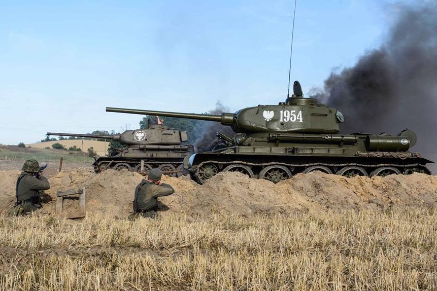 strefa militarna czolgi w polu - Sławek Skalski