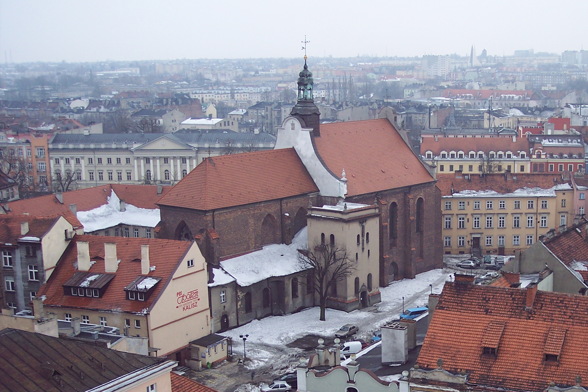 Zespół_klasztorny_franciszkanów_kościół_pw._św._Stanisława_w_Kaliszu - Wikimedia Commons