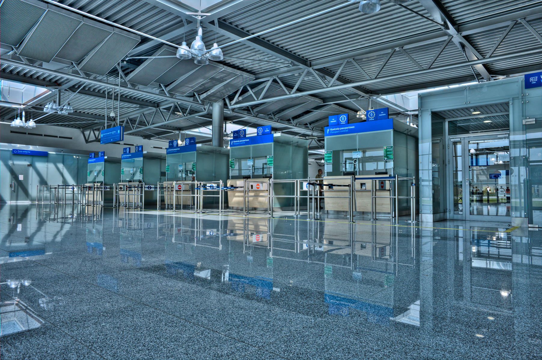 H003 - airport-poznan.com.pl