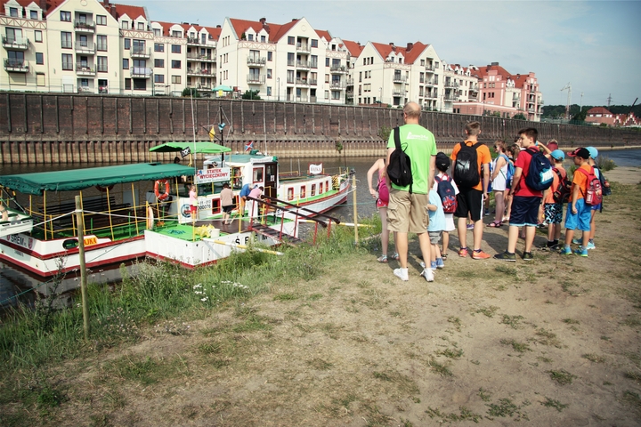 statki na warcie niski poziom (2) - Anna Adamczyk