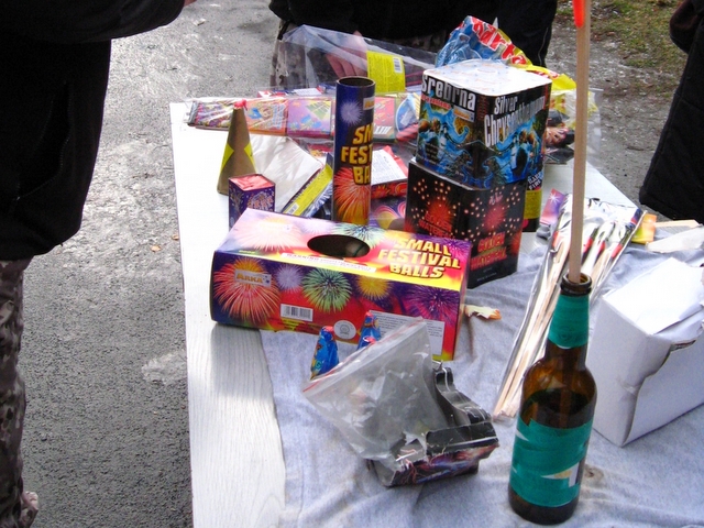 Fajerwerki - na stole - Wojciech Chmielewski