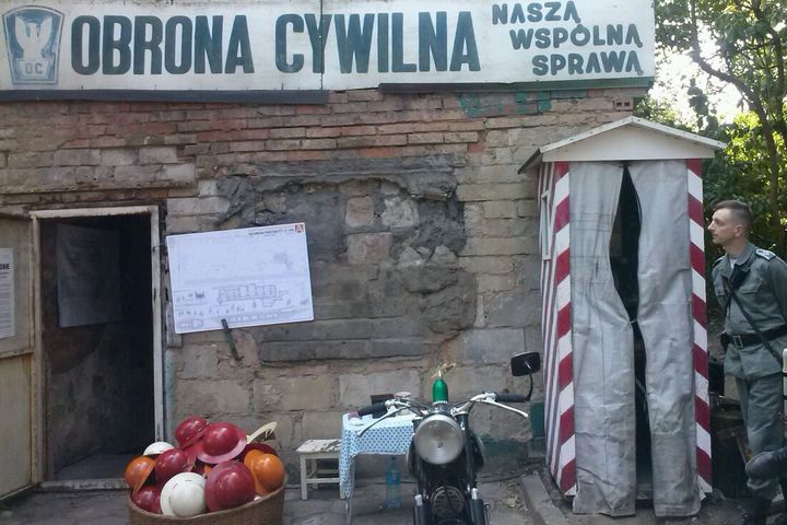 obrona cywilna zaprasza do schronu - Magda Konieczna