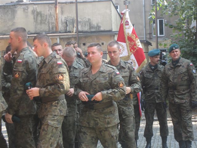 wojsko na mszy - Magda Konieczna