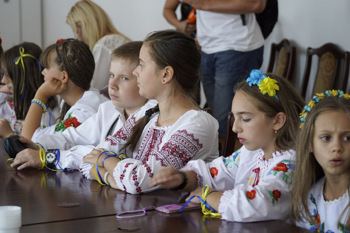 mali ukraińcy z Czernichowic w Koninie - UM Konin