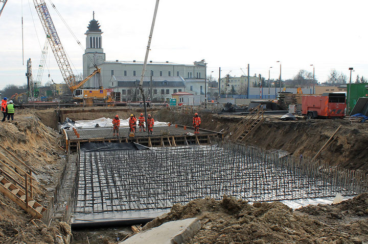 budowa tunelu na dębcu - PIM