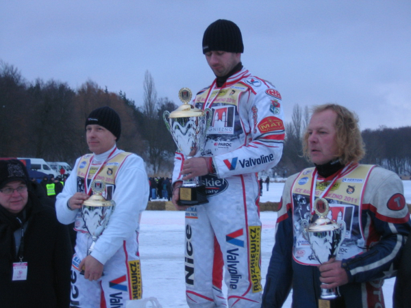 Grzegorz Knapp na lodzie Gniezno zwycięzca  - Rafał Muniak