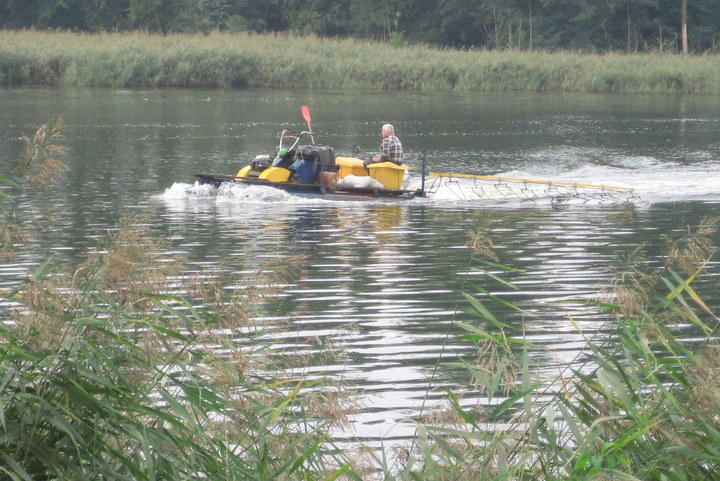 opryskiwacz na jeziorze jelonek2 - Rafał Muniak