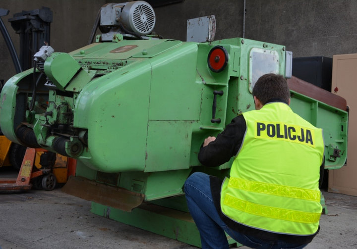nielegalna fabryka tytoniu - Policja Leszno