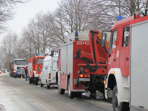 Wozy strażackie jadą na akcję - Straż Pożarna Poznań