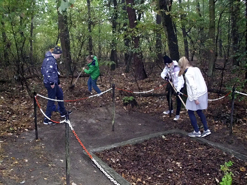 Uczniowie z Dąbrowy w gm. Dopiewo