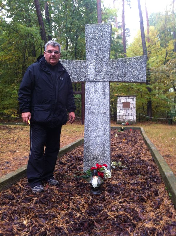 Las Palędzko-Zakrzewski, Głaz w Gołuskach