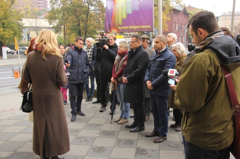 Uroczystość pod Domem Żołnierza w Poznaniu
