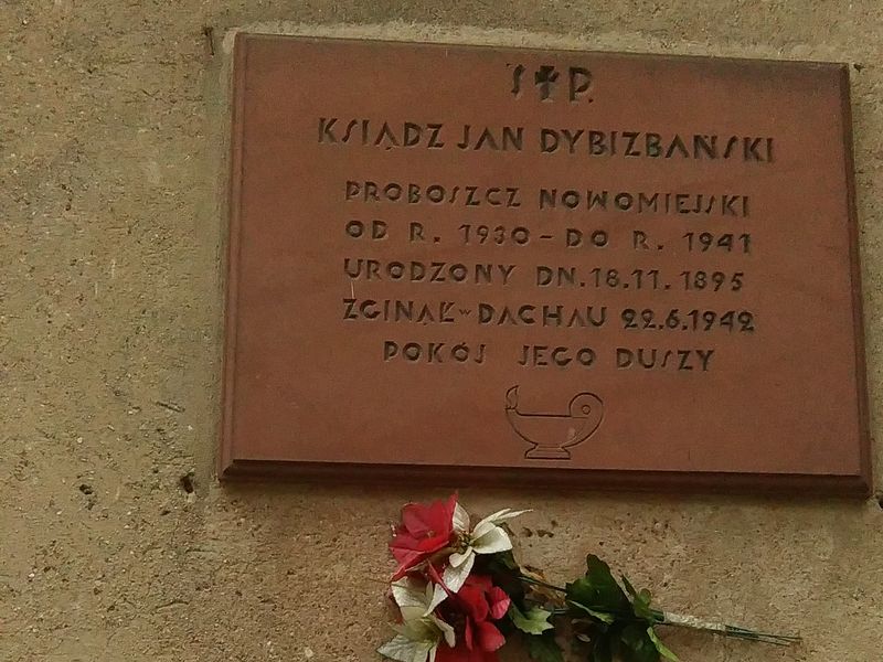 W Nowym Mieście nad Wartą - tablice poświęcone ofiarom