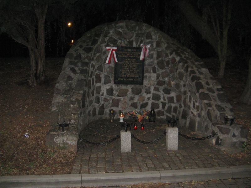 głaz pamięci w Szamotułach