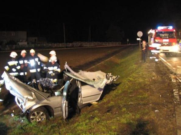 Wypadek nocny w Szczytnikach - Straż Pożarna Kalisz