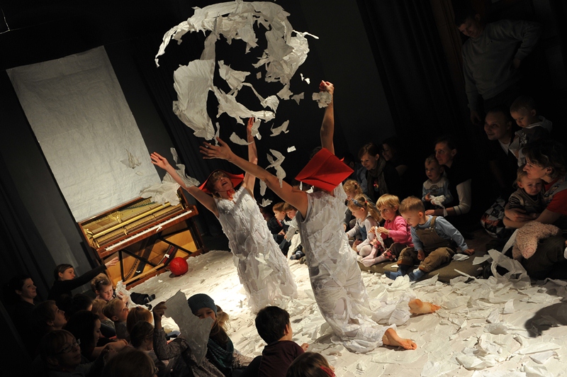 Pan Satie....... - Teatr Atofri